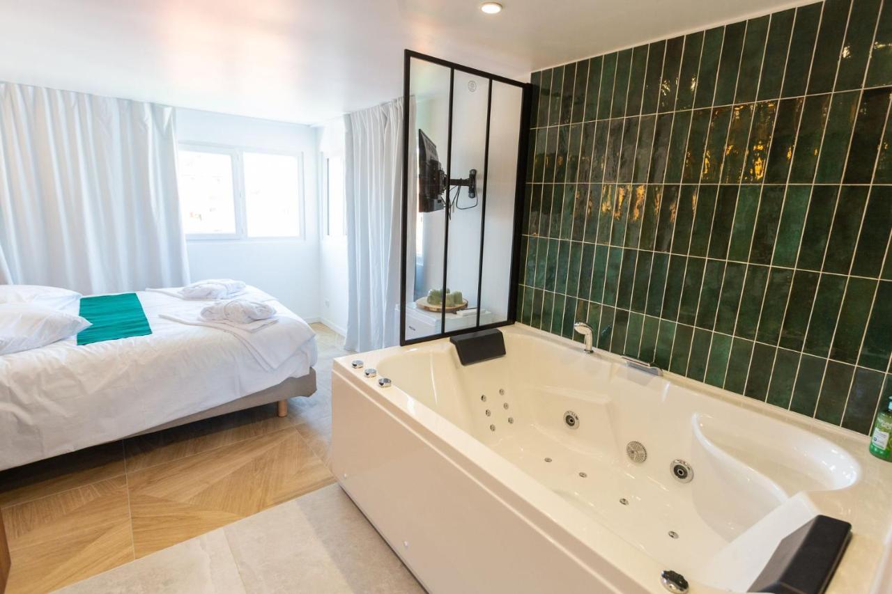 Love Room Du Mont D'Or - Baignoire Spa - Minibar Offert Марсель Экстерьер фото